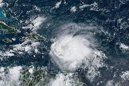 Dieses von der NOAA zur Verfügung gestellte Satellitenbild zeigt den Wirbelsturm «Fiona» in der Karibik.