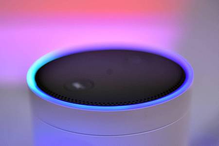 Der Lautsprecher Amazon Echo. Eine Software soll nun Stimmen von Personen erlernen können.