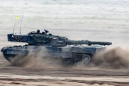 Die Bundesregierung hat noch keine Entscheidung über die Lieferung von Leopard-2-Kampfpanzern getroffen.