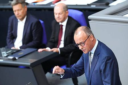 Unionsfraktionschef Friedrich Merz attackiert die Ampel-Politik in der Generaldebatte im Bundestag.