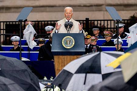 US-Präsident Joe Biden spricht während einer Zeremonie im Pentagon zu Ehren und zum Gedenken an die Opfer der Terroranschläge vom 11. September 2001.