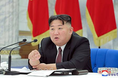 Nordkoreas Machthaber Kim Jong Un während einer Versammlung der Partei der Arbeit Koreas.