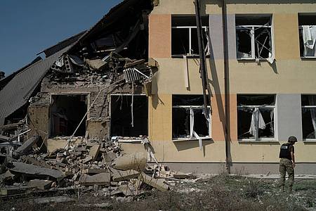 Eine Schule in der Region Donezk wurde bei einem russischen Angriff zerstört.