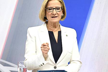 Landeshauptfrau Johanna Mikl-Leitner (ÖVP) während der Elefantenrunde zur Niederösterreich-Wahl in St. Pölten.