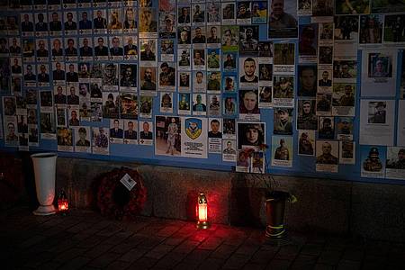 Die «Gedenkwand für die gefallenen Verteidiger der Ukraine im russisch-ukrainischen Krieg» in Kiew.