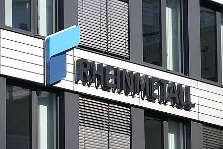 Der Schriftzug Rheinmetall ist auf dem Firmengebäude in Düsseldorf angebracht.