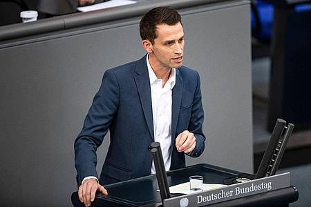 Grünen-Fraktionsvize Andreas Audretsch spricht im Bundestag.